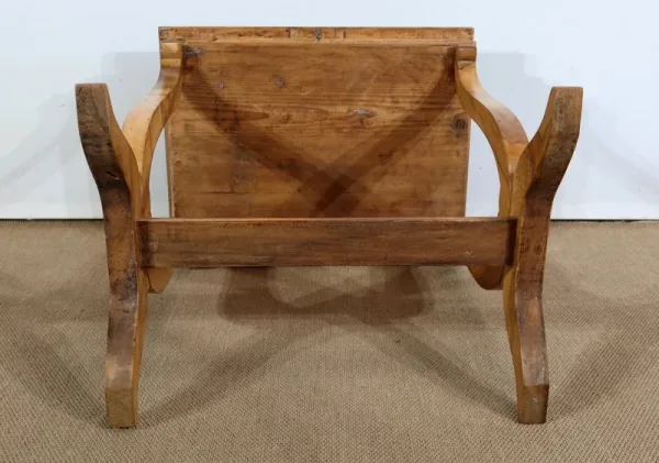 Petite Table de Salon en Noyer, époque Restauration – Début XIXe