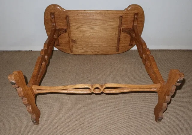 Table de Service volante, en Chêne massif – 1900