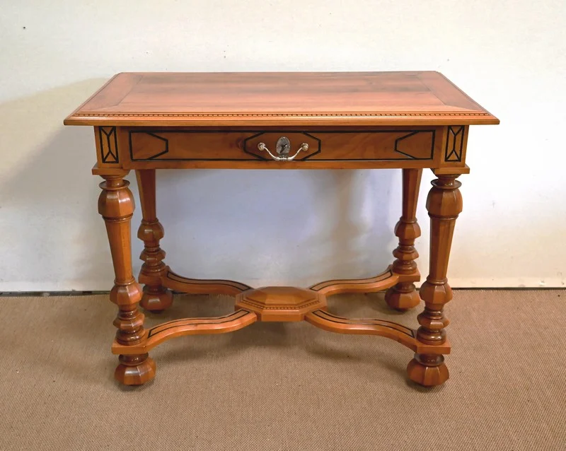 Table en Noyer massif, goût Louis XIV – Fin XIXe