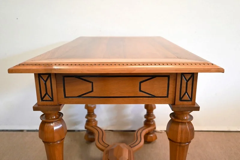 Table en Noyer massif, goût Louis XIV – Fin XIXe