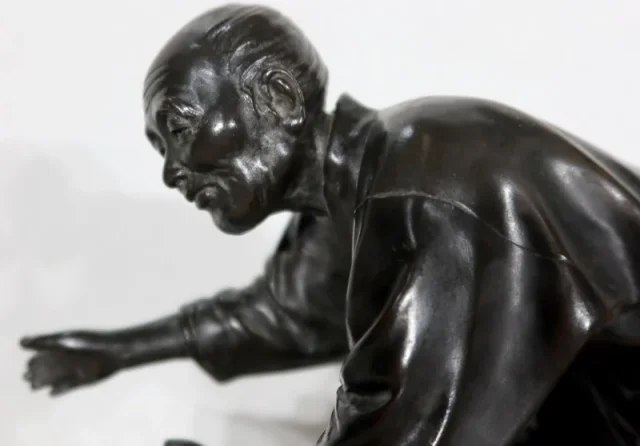 BRONZEFIGUR
