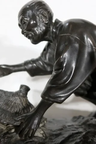 BRONZEFIGUR