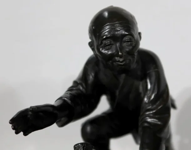 BRONZEFIGUR