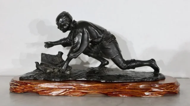 BRONZEFIGUR