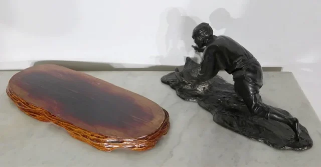 BRONZEFIGUR