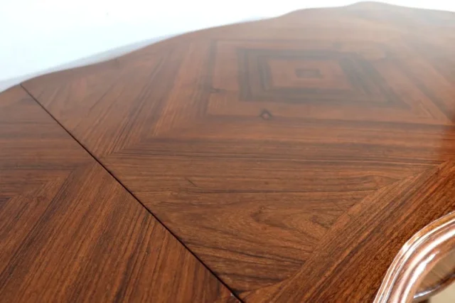 LOUIS XV STIJL BIJZONDERE TAFEL
