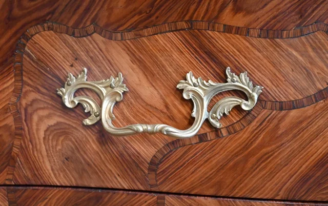 CASSETTIERA IN STILE LOUIS XV