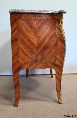 Commode Sauteuse, style Louis XV – 2ème moitié XIXe