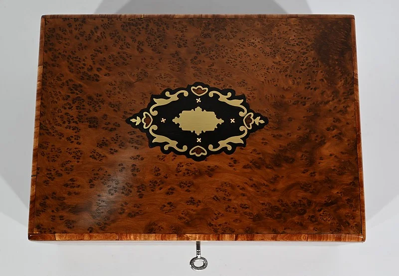 Coffret à Bijoux en Loupe de Thuya, époque Napoléon III – Fin XIXe