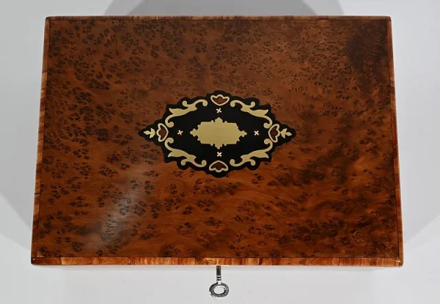 Coffret à Bijoux en Loupe de Thuya, époque Napoléon III – Fin XIXe
