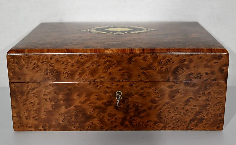 Coffret à Bijoux en Loupe de Thuya, époque Napoléon III – Fin XIXe