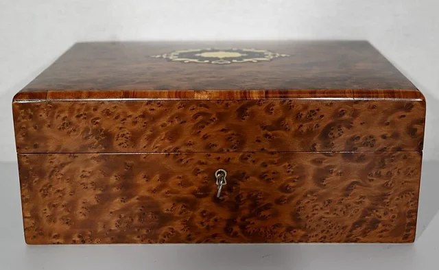 Coffret à Bijoux en Loupe de Thuya, époque Napoléon III – Fin XIXe