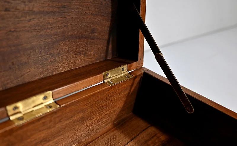 DOOS IN MARQUETRY