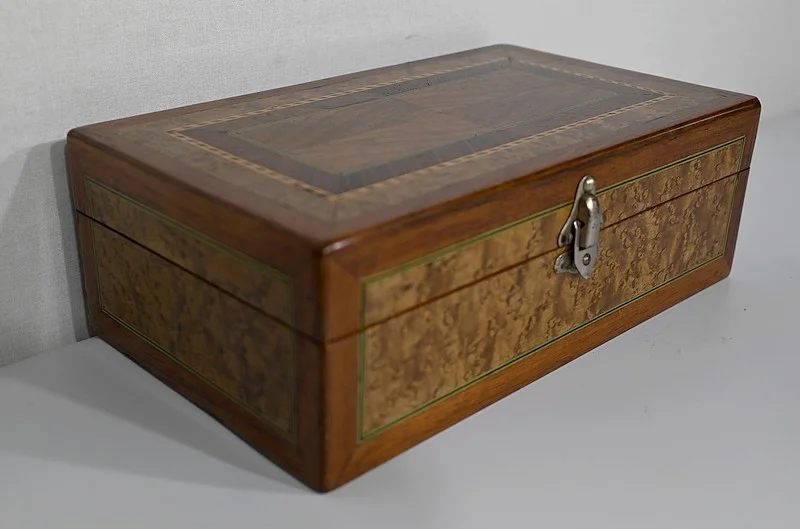 DOOS IN MARQUETRY