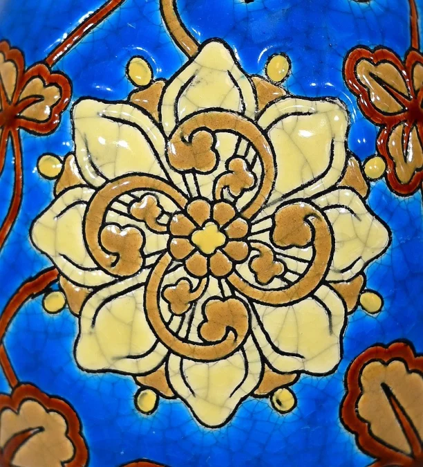 LANGE EMAILLE-VASE