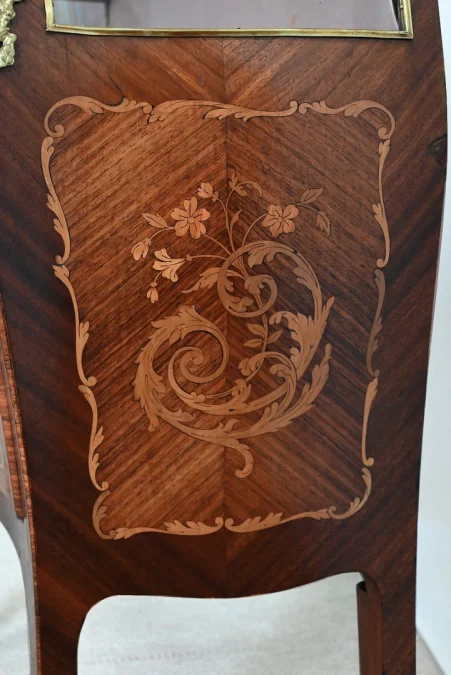 DISPLAY CABINET
