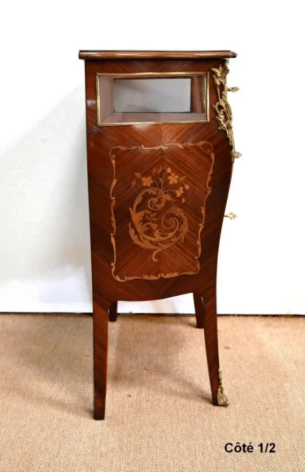 DISPLAY CABINET