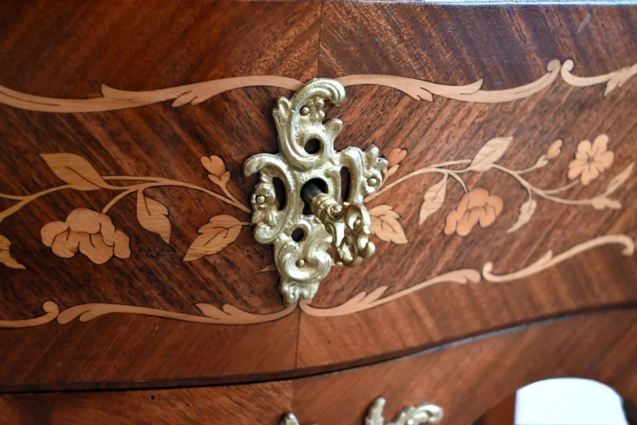 DISPLAY CABINET