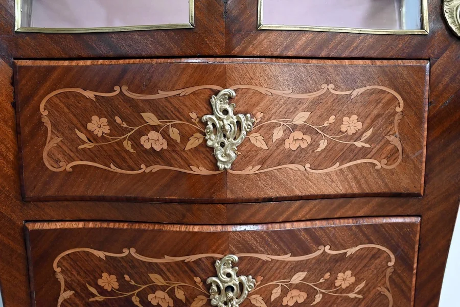 DISPLAY CABINET