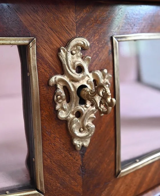 DISPLAY CABINET