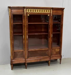 BÜCHERREGAL IM LOUIS XVI-STIL