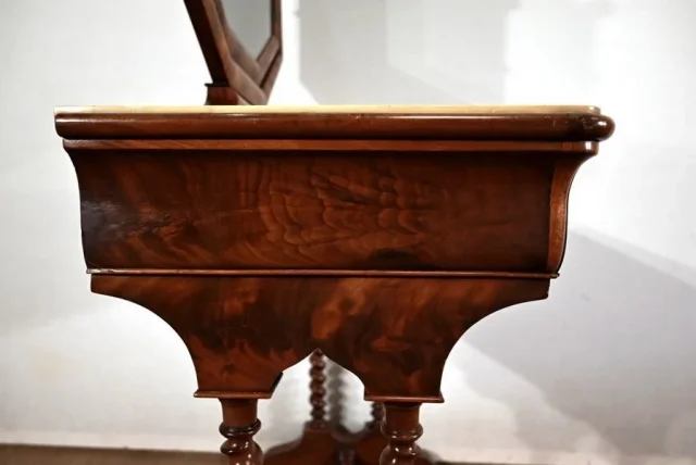 Petite Coiffeuse en Acajou, époque Louis-Philippe – 1ère partie du XIXe