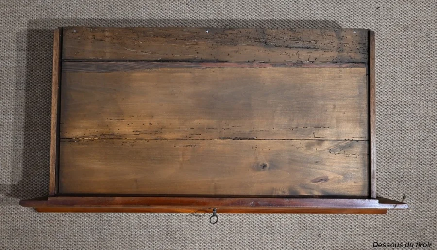 LOUIS PHILIPPE PERIODE KLEDINGTAFEL
