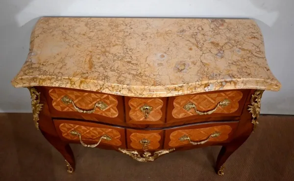 Commode Sauteuse, style Transition Louis XIV / Louis XV – Fin XIXe