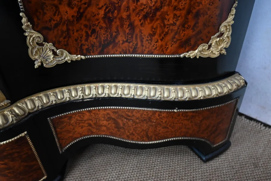 BUFFET AUS DER NAPOLEON-III-ZEIT