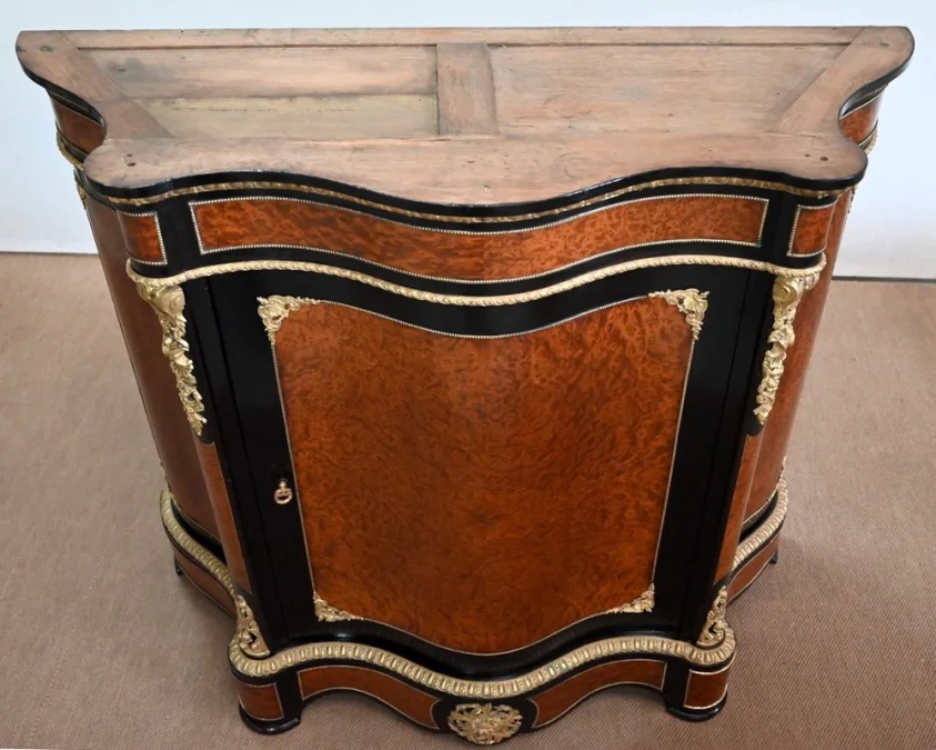 BUFFET AUS DER NAPOLEON-III-ZEIT