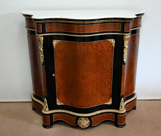 Buffet d’appui en Loupe de Thuya, époque Napoléon III – Milieu XIXe