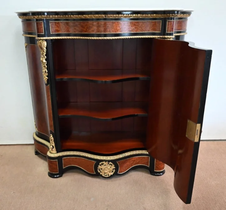 BUFFET AUS DER NAPOLEON-III-ZEIT