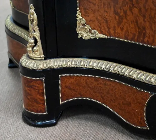 Buffet d’appui en Loupe de Thuya, époque Napoléon III – Milieu XIXe
