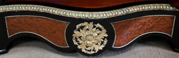 Buffet d’appui en Loupe de Thuya, époque Napoléon III – Milieu XIXe