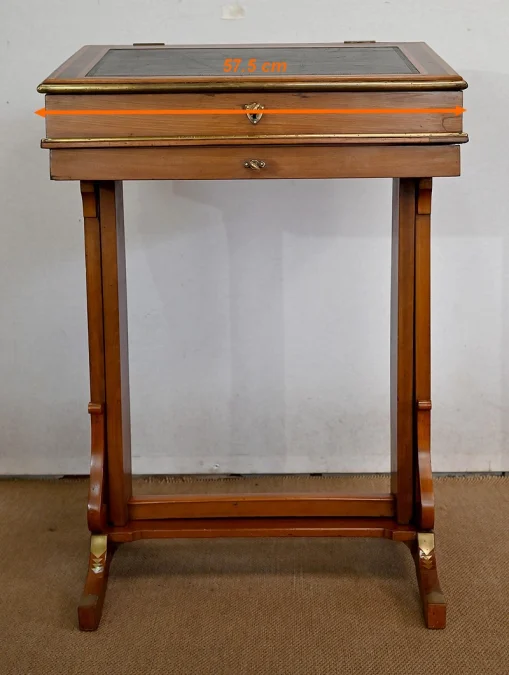 LESETISCH IM LOUIS XVI-STIL
