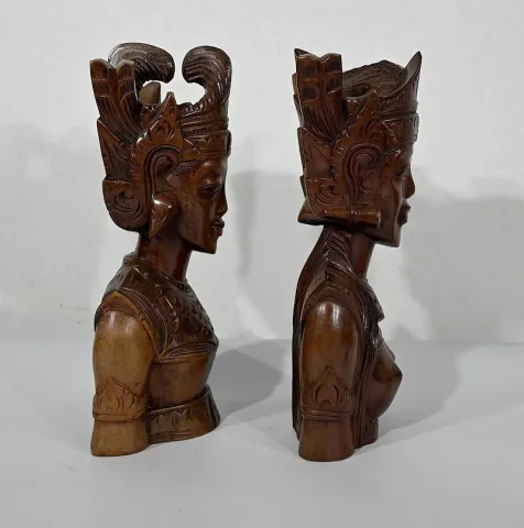 ESTATUILLAS INDONESIAS