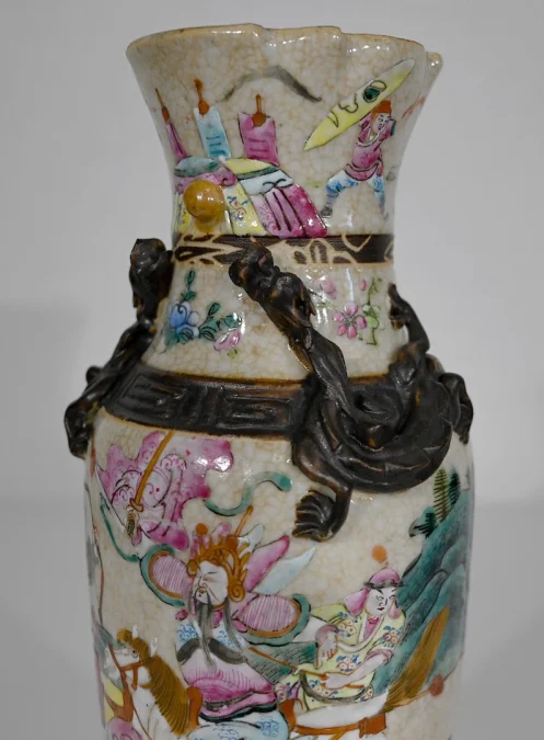 VASE AUS NANKIN-PORZELLAN