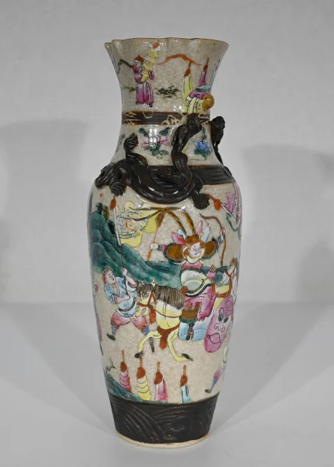 VASE AUS NANKIN-PORZELLAN
