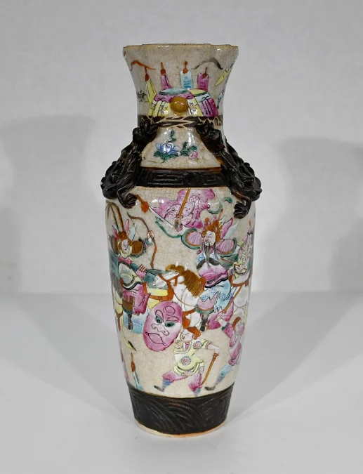 VASE AUS NANKIN-PORZELLAN
