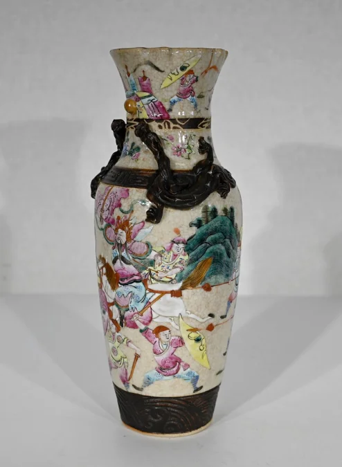VASE AUS NANKIN-PORZELLAN