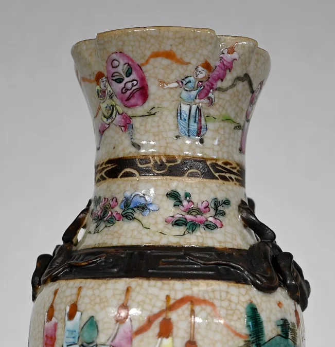 VASE AUS NANKIN-PORZELLAN