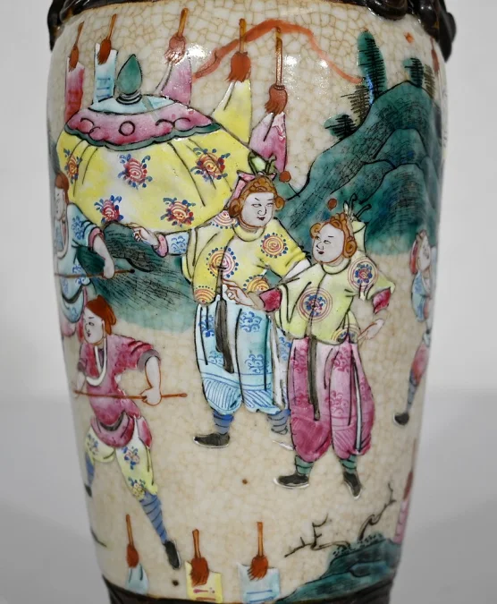 VASE AUS NANKIN-PORZELLAN