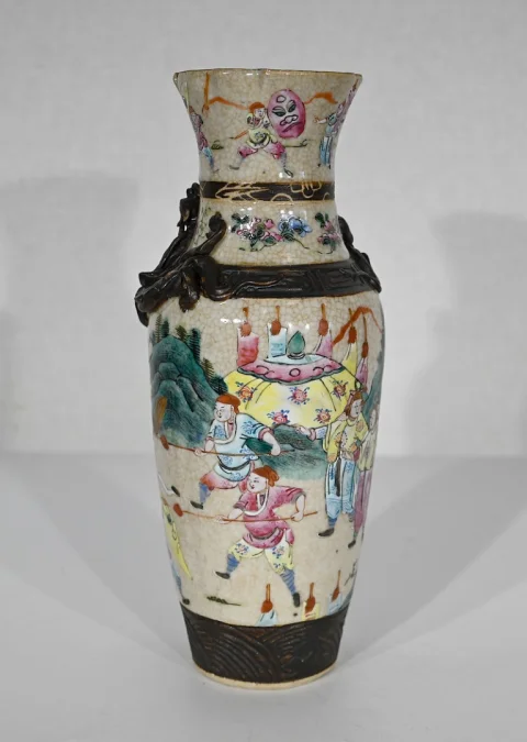 VASE AUS NANKIN-PORZELLAN