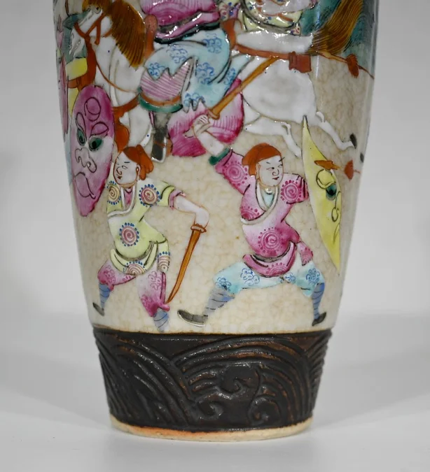 VASE AUS NANKIN-PORZELLAN