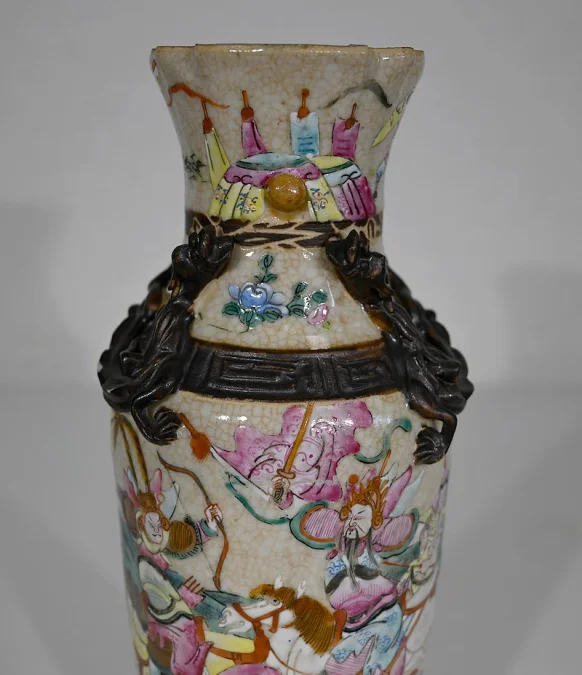 VASE AUS NANKIN-PORZELLAN