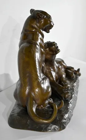 BRONZE GROUP signed L. RICHE