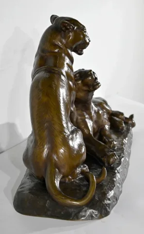 Important Bronze « Couple de Lionnes », de L. Riché – Début XXe