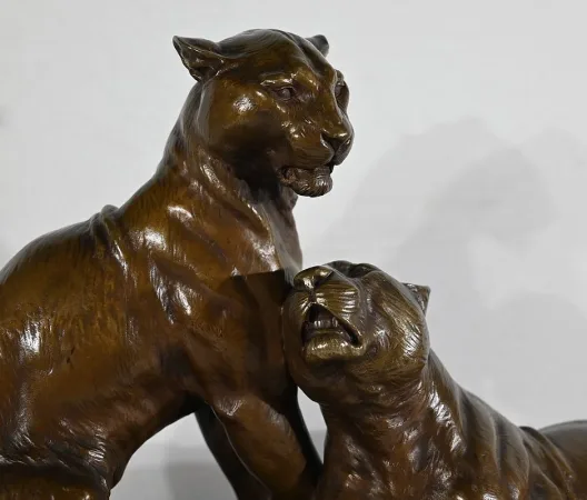 BRONZE GROUP signed L. RICHE