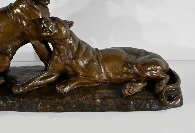 Important Bronze « Couple de Lionnes », de L. Riché – Début XXe