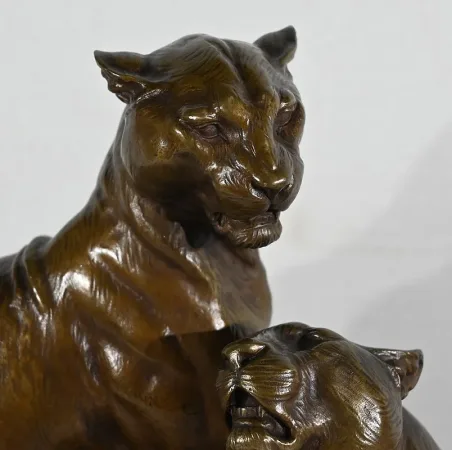 BRONZE GROUP signed L. RICHE